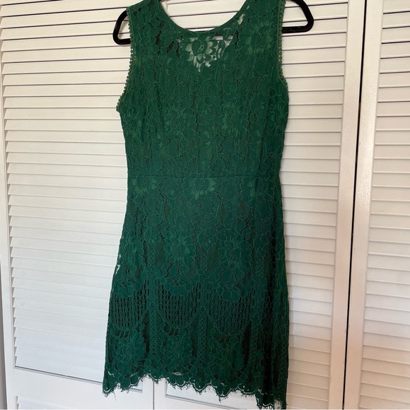 Dresses & Skirts - Green Lace Dress